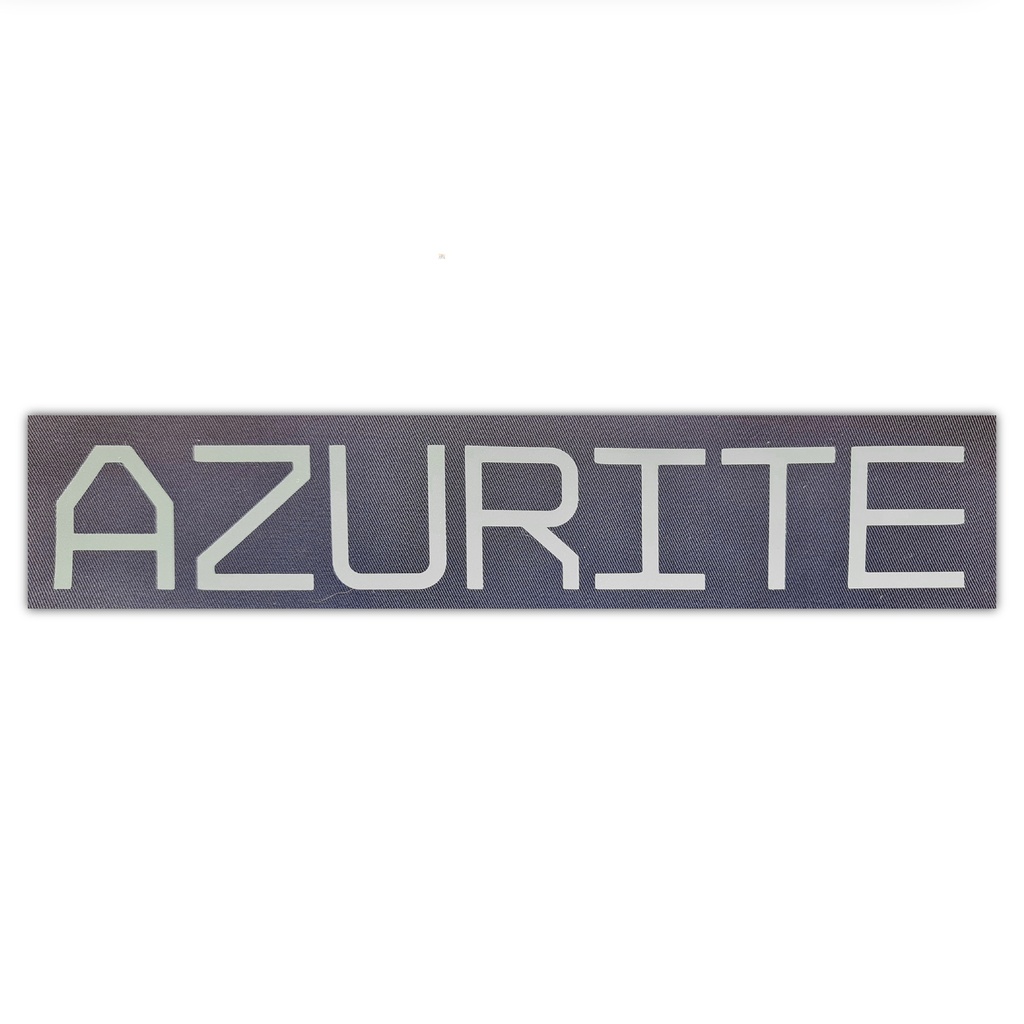 Артқы жағындағы рефлексиялық әріптер Azurite